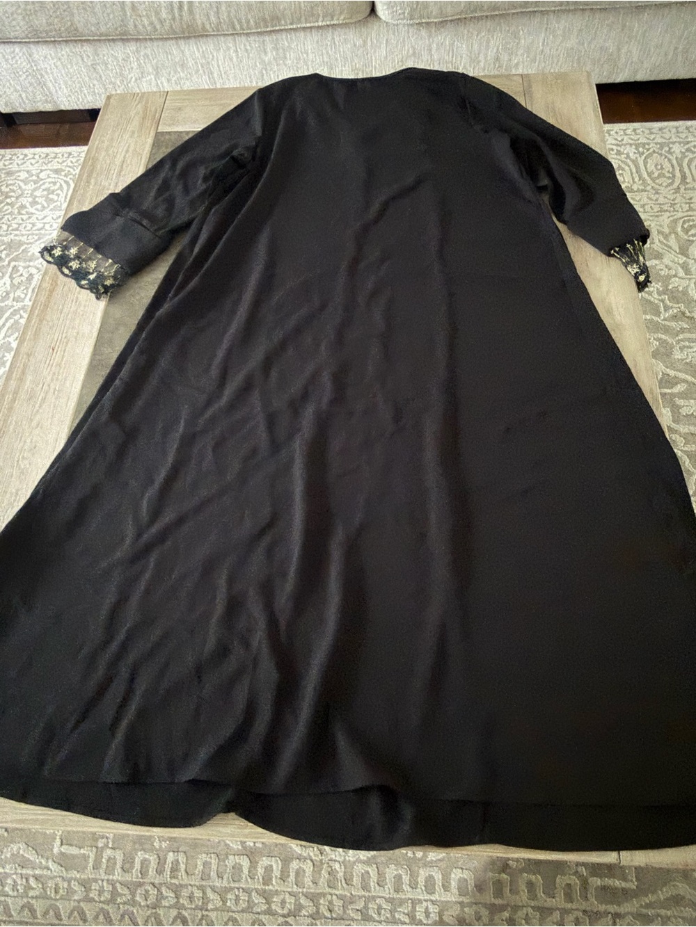 Abaya Elegant Black Maxi Dress with Gold Lace Cuff - Picture 5 of 10